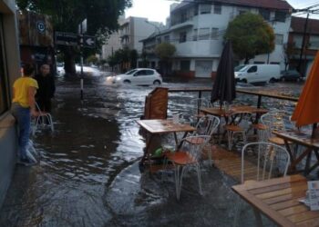 Así viven cuando diluvia; o en realidad día a día