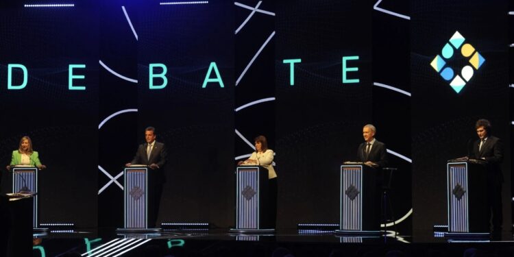 Debate acartonado. Insaurralde sin ser echado.