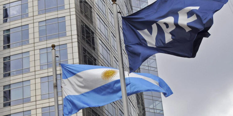 YPF, revés monetario posible inmenso, provocado por ineptos e irresponsables