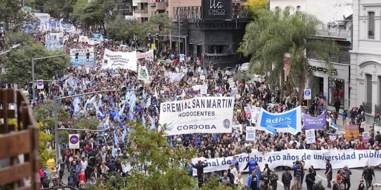 El error de los medios nacionales y provinciales analizando la marcha universitaria