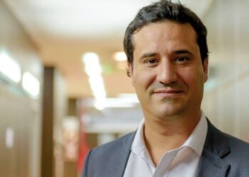 Cortita sobre el affaire Kueider: el senador Maxi Abad con un voto para reflexionar