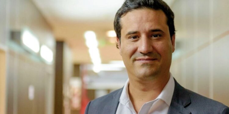 Cortita sobre el affaire Kueider: el senador Maxi Abad con un voto para reflexionar