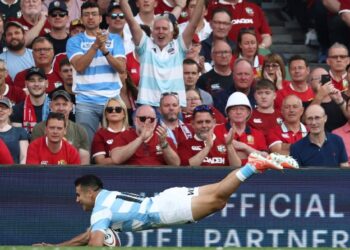 Los Pumas; en el día de la bandera, la pusieron bien alta
