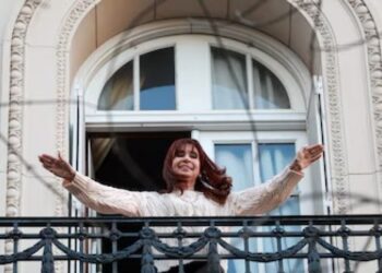 Hay que avisarle al juez Gorini que CFK está en prisión domiciliaria