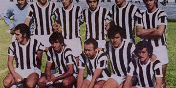 A Gimnasia le faltan  jugadores, entrenador y su camiseta Tradicional