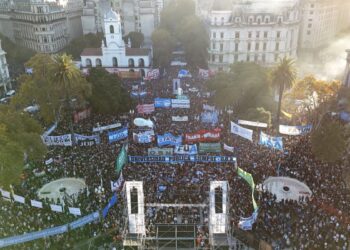 Crujen las finanzas del Estado Nacional y de Mendoza